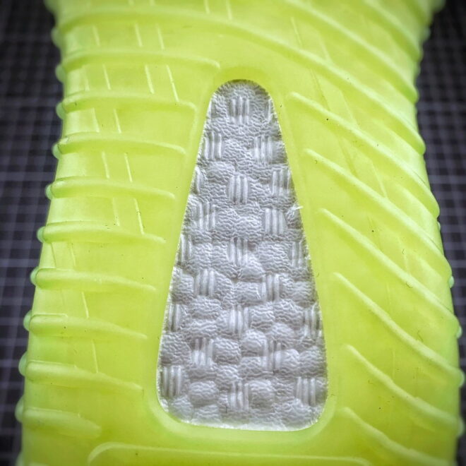 Adidas Yeezy Boost 350 V2 Yeezreel - Image 3