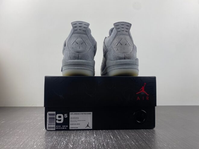 Air Jordan 4 Retro Kaws - Image 4