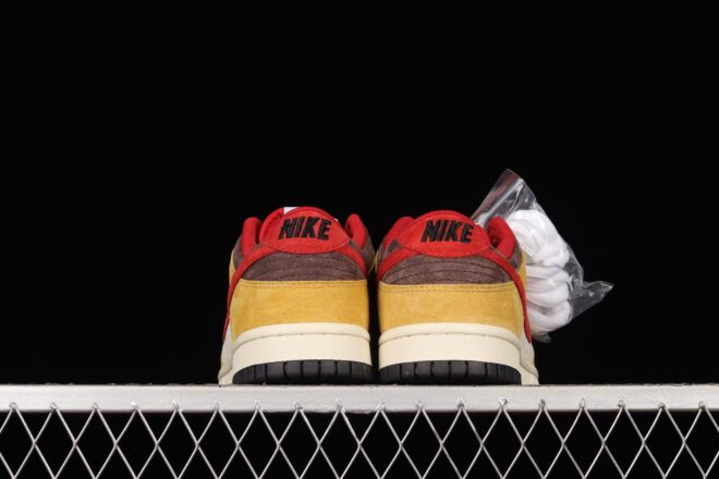 Otomo Katsuhiro x Nike SB Dunk Low Steamboy OST Gold Red Brown - Image 8