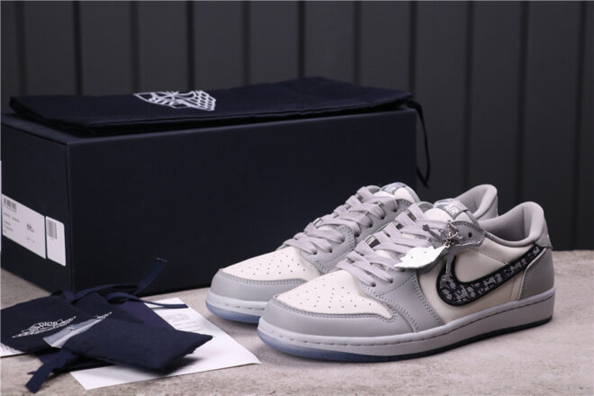 Dior x Air Jordan 1 Low - Image 7