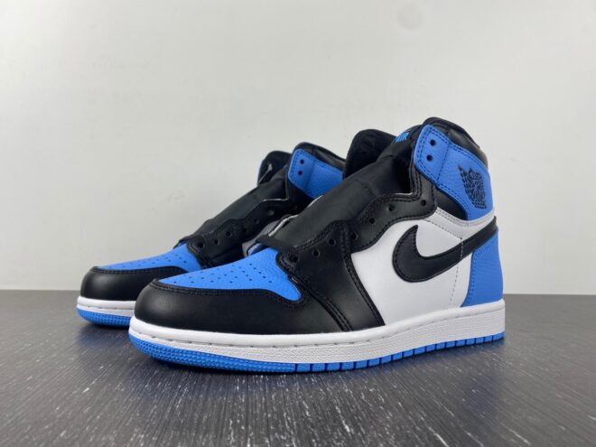 Air Jordan 1 Retro High OG 'UNC Toe' - Image 11