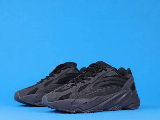 adidas Yeezy Boost 700 V2 Vanta - Image 3