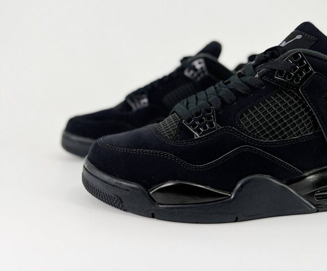 Air Jordan 4 Retro Black Cat - Image 4