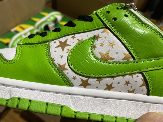 Supreme x Nike SB Dunk Low Mean Green - Image 12