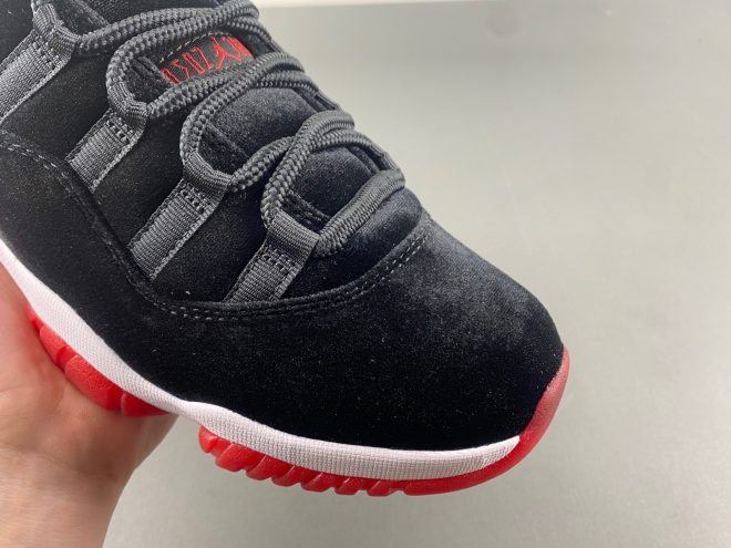 Air Jordan 11 Bred Velvet - Image 2