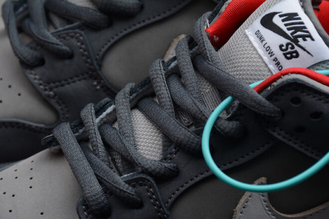 Nike SB Dunk Low Staple NYC Pigeon - Image 3