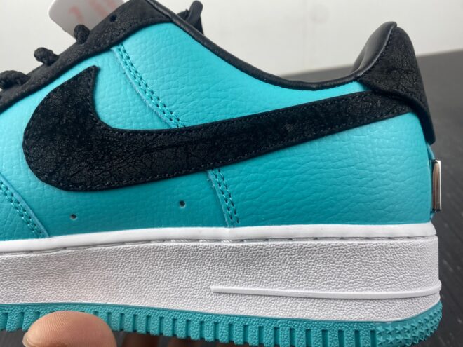 Tiffany & Co. x Nike Air Force 1 Friends and Family - Image 8