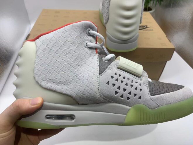 Air Yeezy 2 Pure Platinum - Image 5