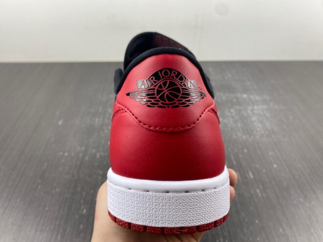 Air Jordan 1 Retro Low OG 'Bred' - Image 12