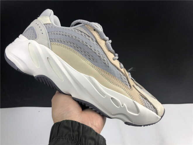 adidas Yeezy Boost 700 V2 Cream - Image 3