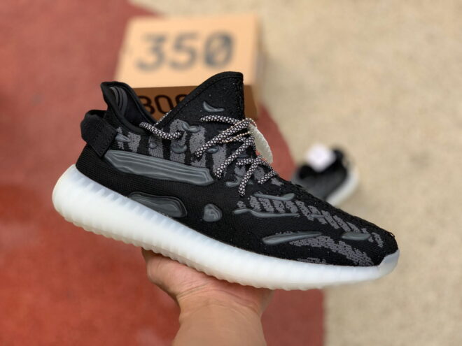 Yeezy 350 V3 Runner - Image 3