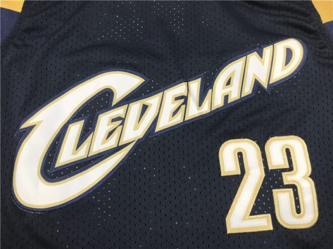 Cavs 23 Vintage Big C Navy - Image 3