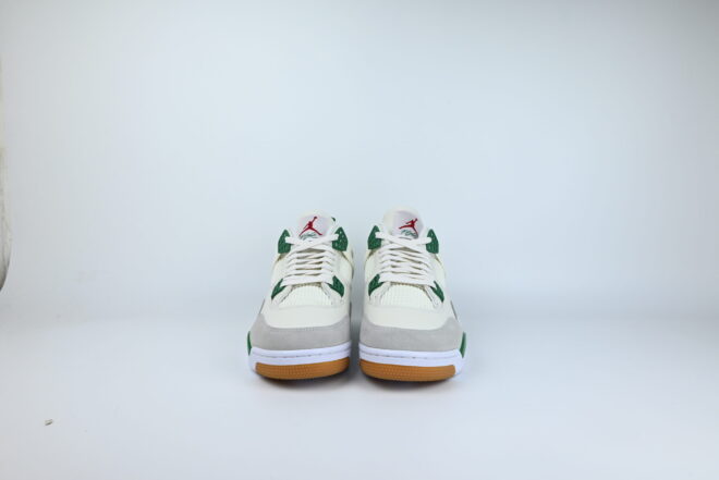 Air Jordan 4 Retro SB Pine Green - Image 3