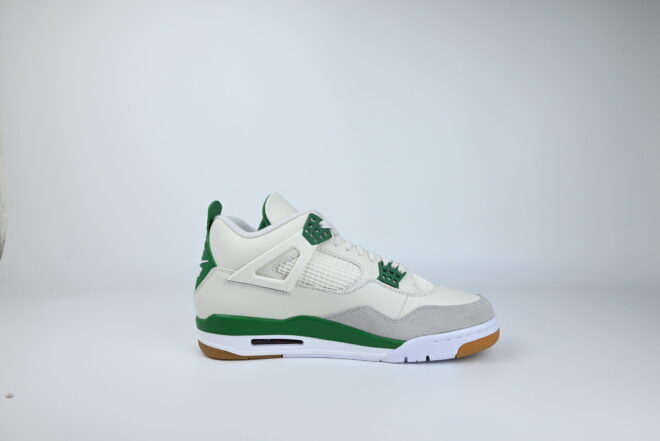 Air Jordan 4 Retro SB Pine Green - Image 4