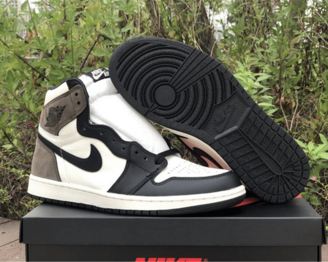 Air Jordan 1 Retro High Dark Mocha - Image 5