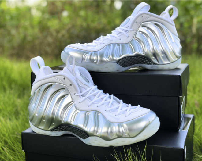 Women's Nike Air Foamposite One Chrome White - Image 7