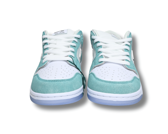 Nike SB Dunk Low April Skateboards - Image 3