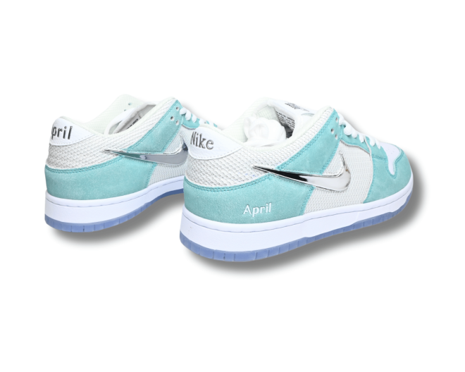 Nike SB Dunk Low April Skateboards - Image 2