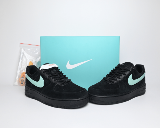 Tiffany & Co. x Nike Air Force 1 - Image 6