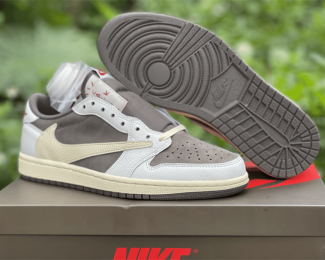 Travis Scott Reverse Mocha AJ1 Low - Image 6