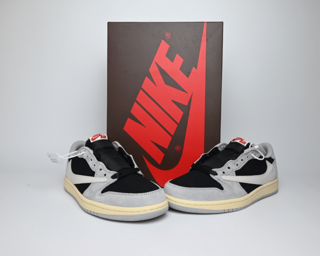 Travis Scott x Air Jordan 1 Low Smoke Grey-Black - Image 6