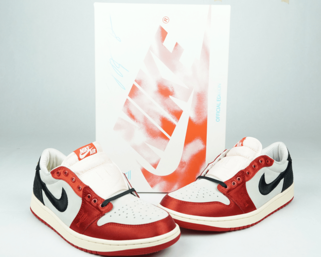 Trophy Room x Air Jordan 1 Low OG Rookie Card - Image 6