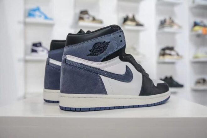 Air Jordan 1 Retro High Blue Moon - Image 5