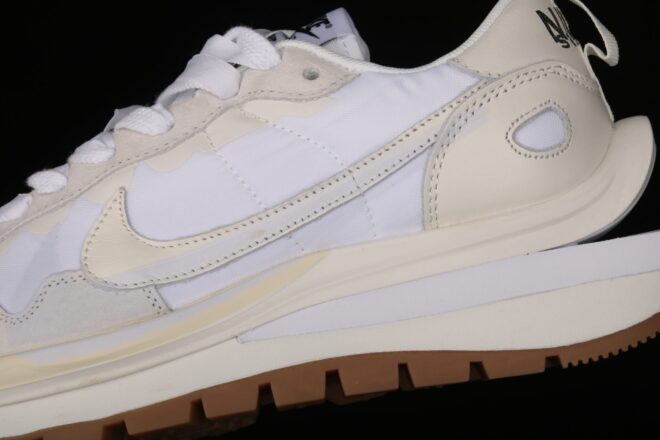 Nike Vaporwaffle, Sacai Sail Gum - Image 5