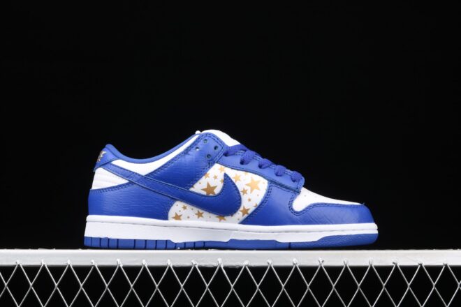 Nike SB Dunk Low, Supreme Stars Hyper Royal - Image 9