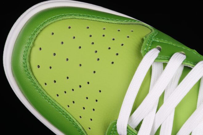 Nike Dunk Low Chlorophyll - Image 4