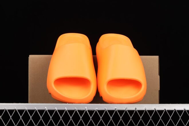 Yeezy Slides 'Enflame Orange' - Image 7