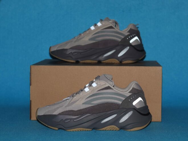 adidas Yeezy Boost 700 V2 Tephra - Image 3