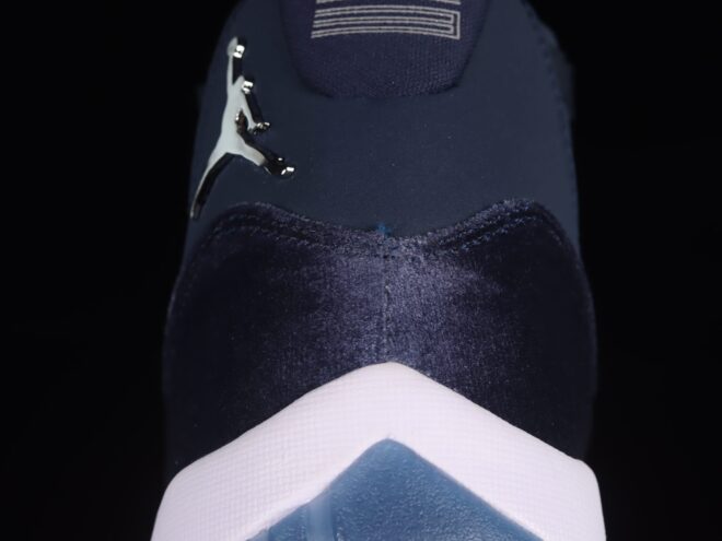 Women's Air Jordan 11 Midnight Navy - Image 5