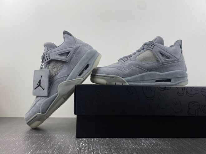 Air Jordan 4 Retro Kaws - Image 15