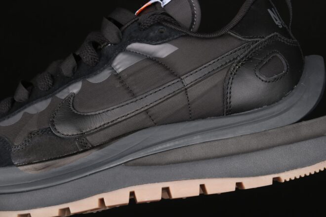 Nike Vaporwaffle, Sacai Black Gum - Image 5