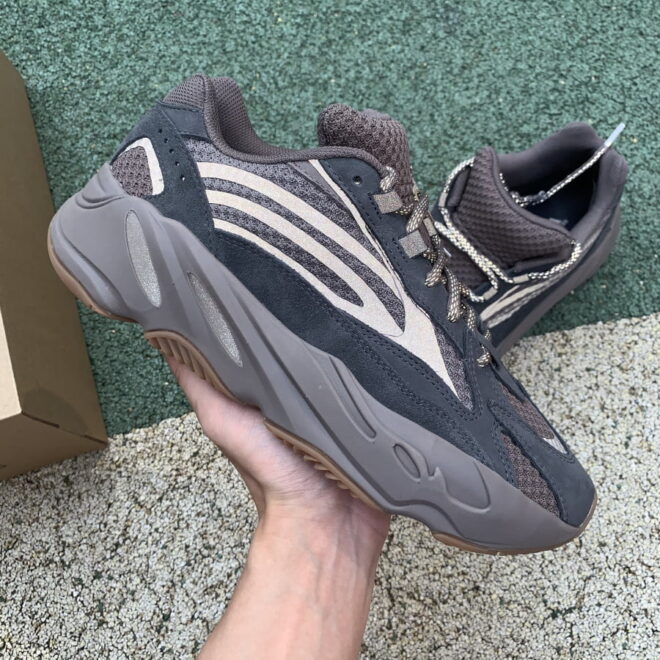 adidas Yeezy Boost 700 V2 Mauve - Image 4