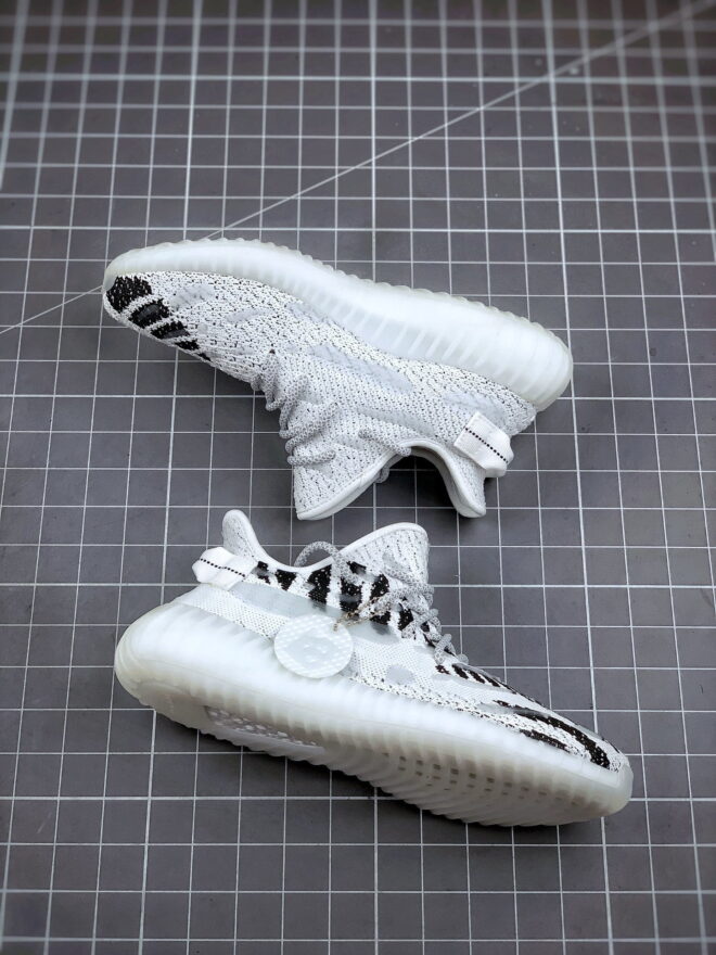 Adidas YEEZY BOOST 350 V3 - Image 5