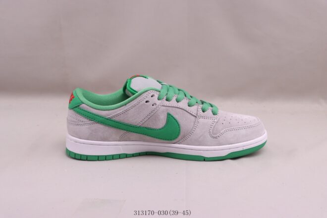 Nike SB Dunk Low Medusa - Image 9