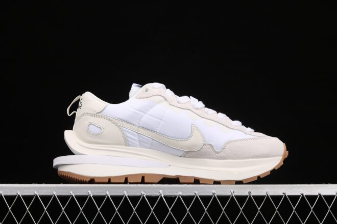 Nike Vaporwaffle, Sacai Sail Gum - Image 6