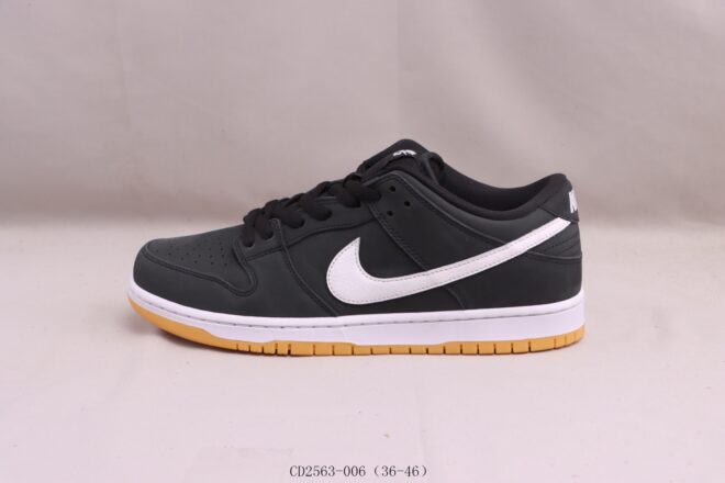 Nike SB Dunk Low Pro Black Gum - Image 8