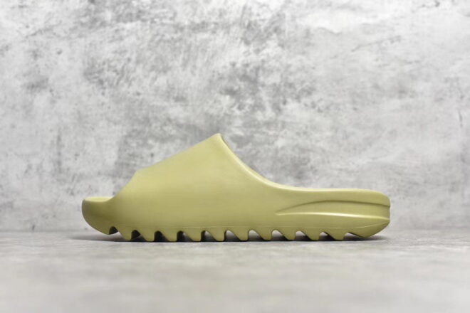 Yeezy Slide Resin - Image 9