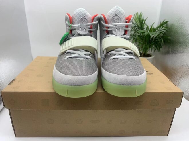 Air Yeezy 2 Pure Platinum - Image 8