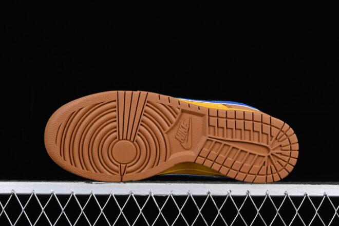 Nike SB Dunk Low Newcastle Brown - Image 15