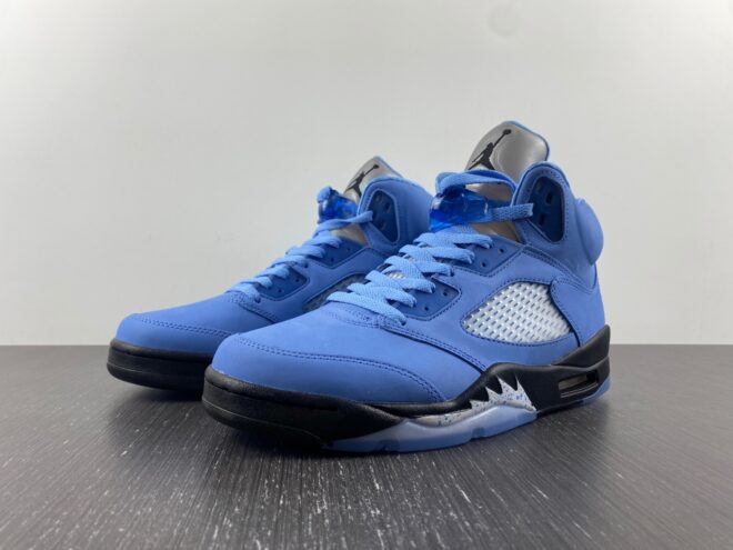 Air Jordan 5 Retro SE 'UNC' - Image 4