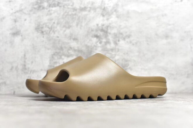 Yeezy Slide Earth Brown - Image 4