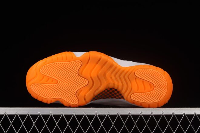 Air Jordan 11 Retro Low, Citrus - Image 9