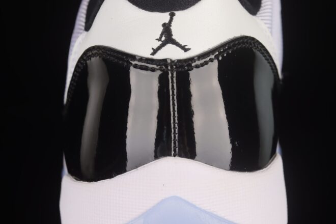 Air Jordan 11 Retro Low Concord - Image 9