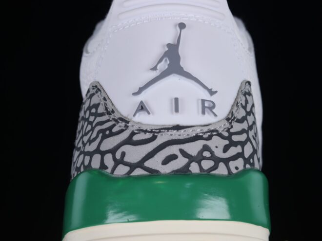 Air Jordan 3 Retro Lucky Green - Image 4