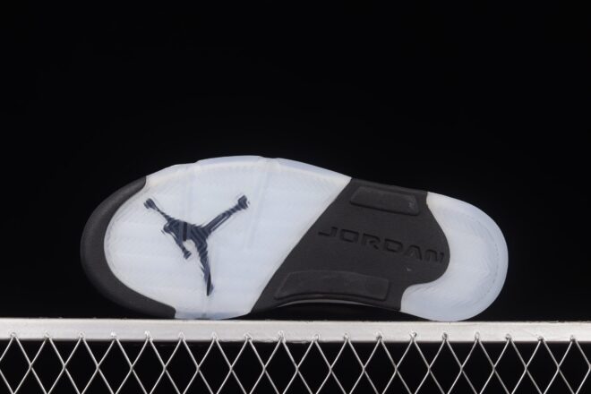 Air Jordan 5 Retro Oreo (2013) - Image 12