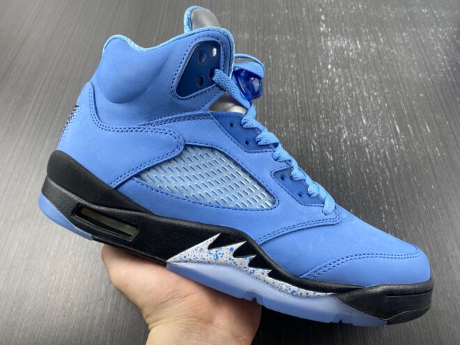 Air Jordan 5 Retro SE 'UNC' - Image 2